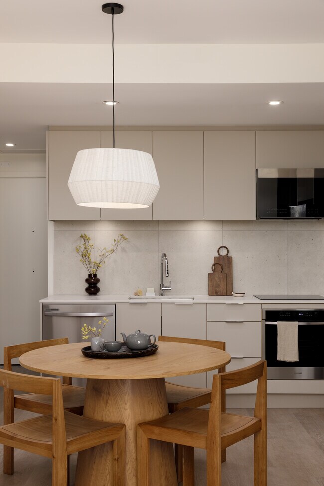 REN in Vancouver, BC - Building Photo - Building Photo