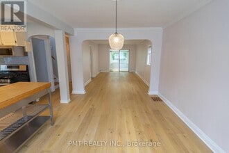 15 Dalecrest Dr in Toronto, ON - Building Photo - Building Photo