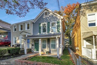 312 57th St NE in Washington, DC - Foto de edificio - Building Photo