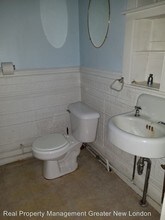 49 High St in Killingly, CT - Foto de edificio - Building Photo