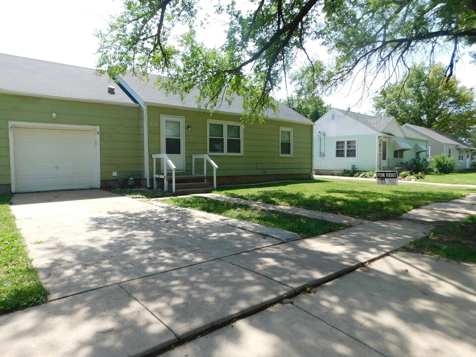 312 Northern St in El Dorado, KS - Building Photo