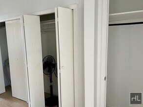 Top Floor 2BR 1BA Lofty Space w/ Laundry I in Brooklyn, NY - Building Photo - Building Photo