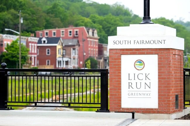 The Woods at Wyoming in Cincinnati, OH - Foto de edificio - Building Photo