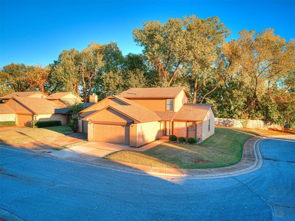 206 Woodbridge Cir in Edmond, OK - Foto de edificio