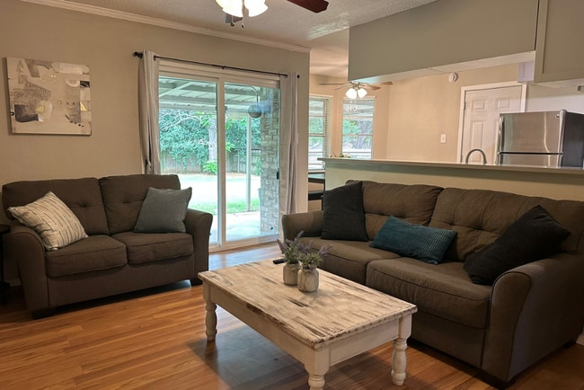 1607 Sagebrush Trl in Euless, TX - Building Photo - Building Photo