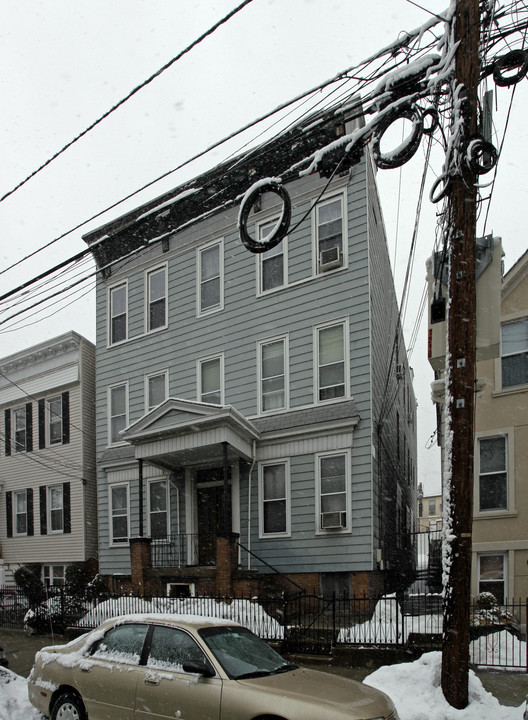 204 Congress St in Jersey City, NJ - Building Photo