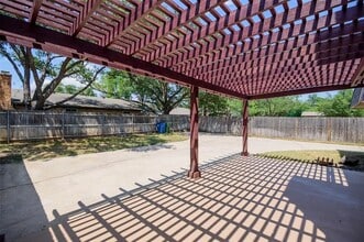 3313 Country Club Rd in Pantego, TX - Building Photo - Building Photo