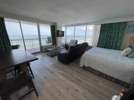 2700 N Atlantic Ave in Daytona Beach, FL - Building Photo