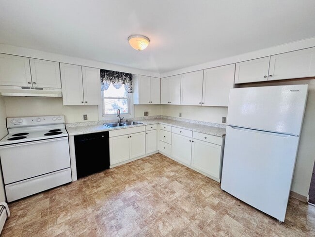 property at 494 Winnacunnet Rd