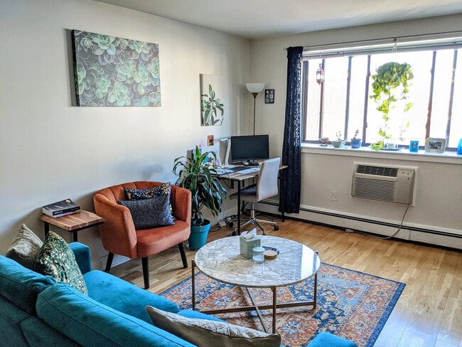 44 Lafayette Ave, Unit 104 in Chelsea, MA - Foto de edificio - Building Photo