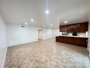 1/2 Rosecrans St in San Diego, CA - Building Photo - Building Photo