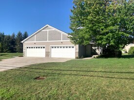 5220 Old Zuck Rd in Erie, PA - Building Photo