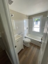 381 E 152nd St in Cleveland, OH - Building Photo - Building Photo