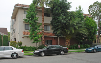 5069 Glen Iris Ave Apartments