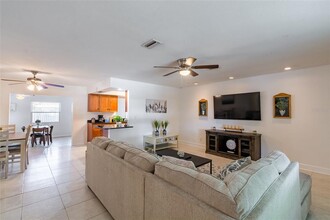 95 S Briggs Ave in Sarasota, FL - Building Photo - Building Photo