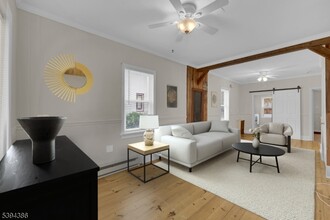 16 Schooleys Mountain Rd in Washington Township, NJ - Building Photo - Building Photo