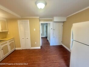 1019 N Irving Ave in Scranton, PA - Building Photo - Building Photo