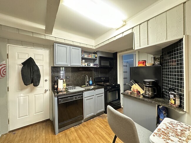 2141 W Webster Ave in Chicago, IL - Building Photo - Building Photo