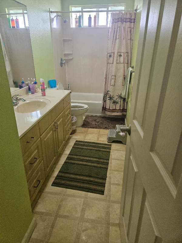 property at 526 Maluniu Ave