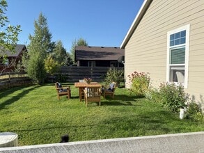 911 Rachel Rd in Victor, ID - Building Photo - Building Photo