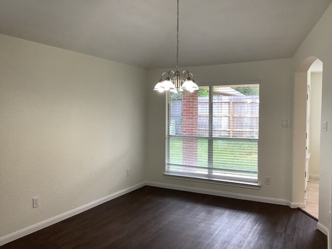 3709 Breckenridge Dr