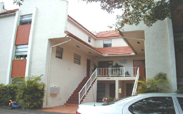 11610 NW 39th St in Coral Springs, FL - Foto de edificio - Building Photo