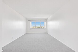 2555 NE 11th St, Unit 804 in Fort Lauderdale, FL - Building Photo - Building Photo
