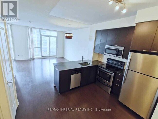 23-2623 Sheppard Ave E in Toronto, ON - Building Photo - Building Photo