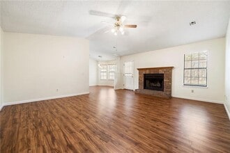 207 Pleasant View Ln in Bentonville, AR - Building Photo - Building Photo