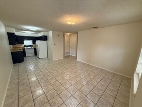 1502 E San Pedro St in Laredo, TX - Building Photo - Building Photo