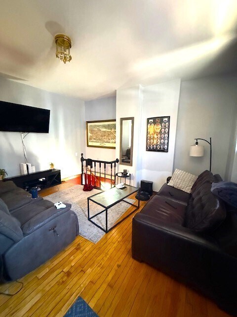 281 E St in Boston, MA - Building Photo