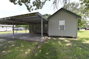1713 Ordway St in Port Neches, TX - Building Photo