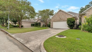 14918 Plantation Oak Dr in Houston, TX - Building Photo - Building Photo