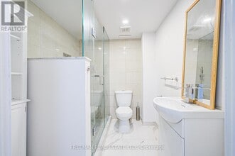 16 Carey Crescent in Markham, ON - Building Photo - Building Photo