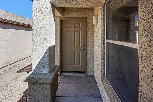 4663 S Valley Rd in Tucson, AZ - Foto de edificio - Building Photo