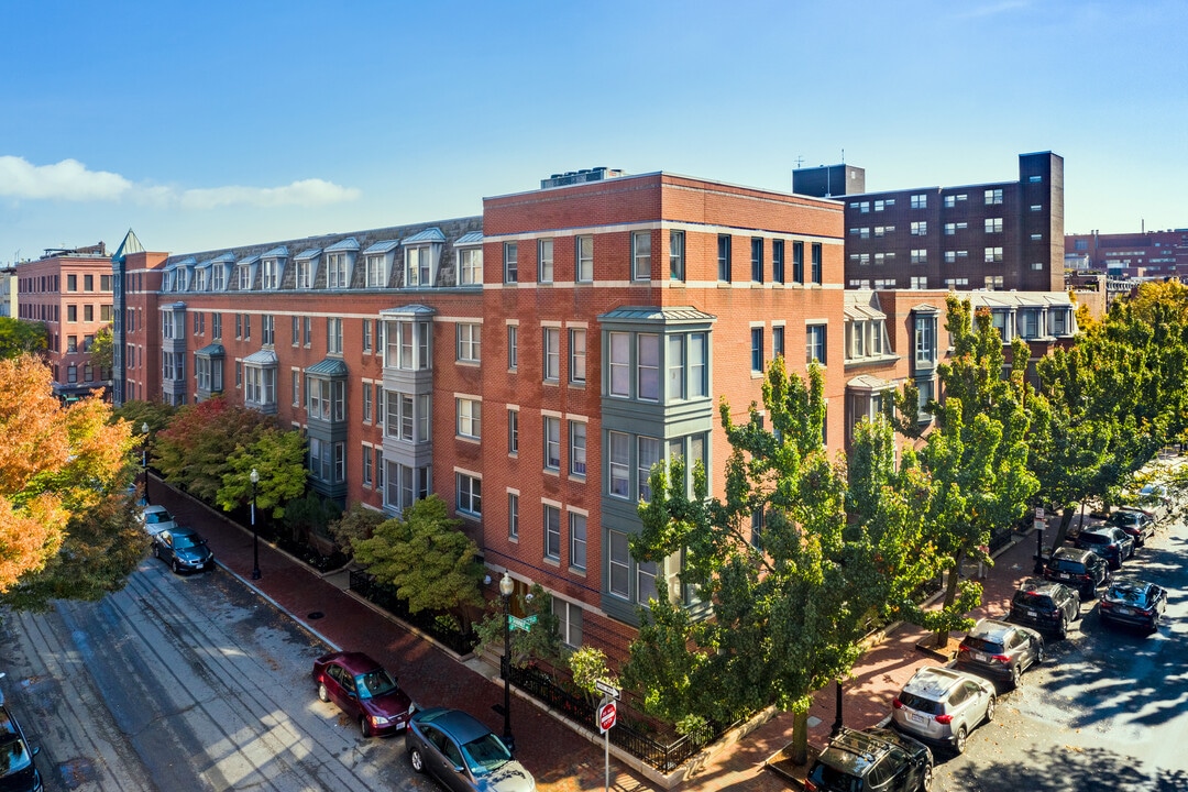 Langham Court Apartments in Boston, MA - Foto de edificio