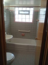 7314 W Oklahoma Ave, Unit 3 UPPER $1050 in West Allis, WI - Foto de edificio - Building Photo