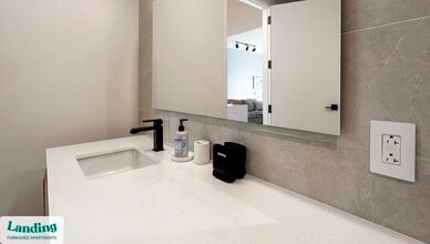 143 E Commerce St, Unit 803 in San Antonio, TX - Building Photo - Building Photo