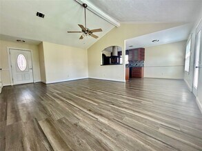 1602 Dixie Hollow St in Pearland, TX - Building Photo - Building Photo