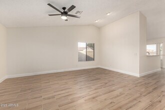 2537 N 87th Dr in Phoenix, AZ - Building Photo - Building Photo