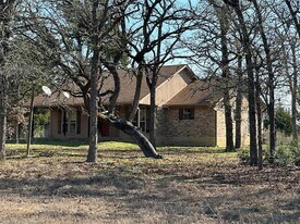 1047 Pr 3022 Elgin in Elgin, TX - Building Photo