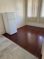 1114 Poinsettia Dr in West Hollywood, CA - Building Photo