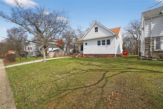 1851 Beverly Hills Dr in Euclid, OH - Building Photo - Building Photo