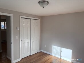 2144 Waterbury Rd in Cheshire, CT - Building Photo - Building Photo