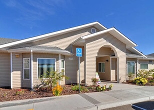 Vista Ridge Apartments in Red Bluff, CA - Foto de edificio - Building Photo