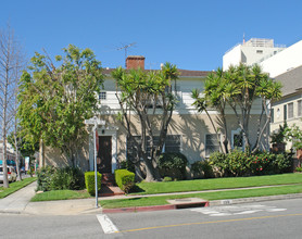 9425 Charleville Blvd in Beverly Hills, CA - Building Photo - Building Photo