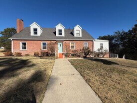 1210 E 15th St in Ada, OK - Building Photo
