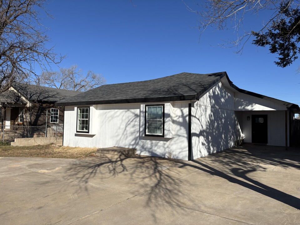 2718 Cornell St in Lubbock, TX - Building Photo