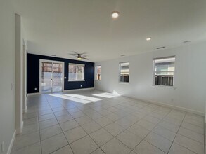 7325 Overture Dr in Reno, NV - Building Photo - Building Photo