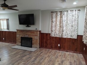1602 28th St in Vienna, WV - Building Photo - Building Photo